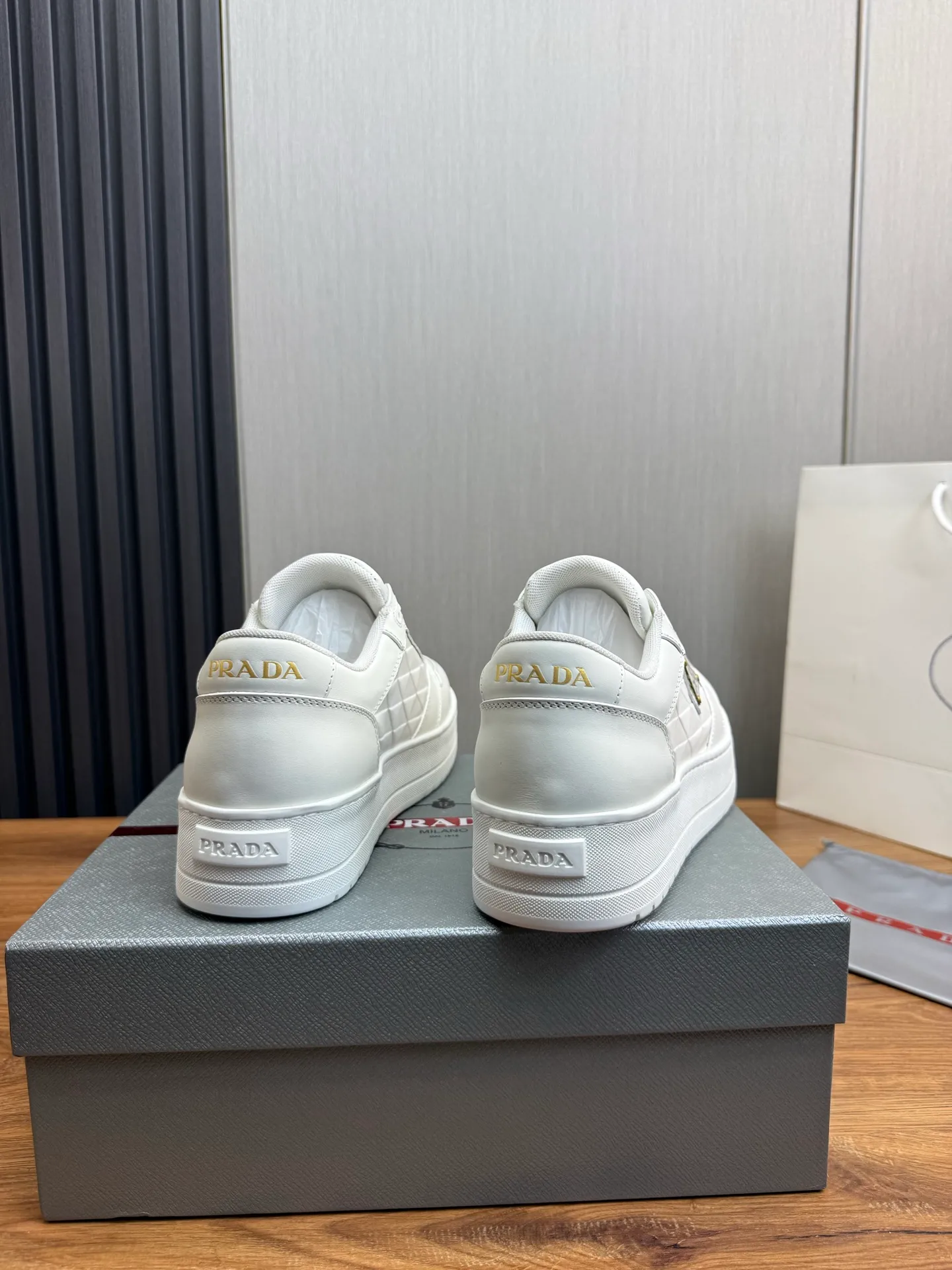 Men's shoes 💰580💰 [PRADA] Autumn and winter hot men's shoes shipped 👏Official website synchronized ⬆️Original fly-woven cowhide fabric + cowhide lining, 1⃣️:1⃣️reproduction, original sole, 38-45 (45. Customized, non-refundable)
